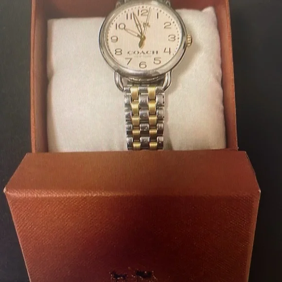 Coach Delaney two tone watch🌸 - Picture 4 of 4